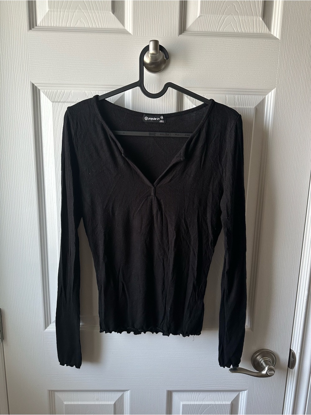 Black Fitted Long-Sleeve Tee